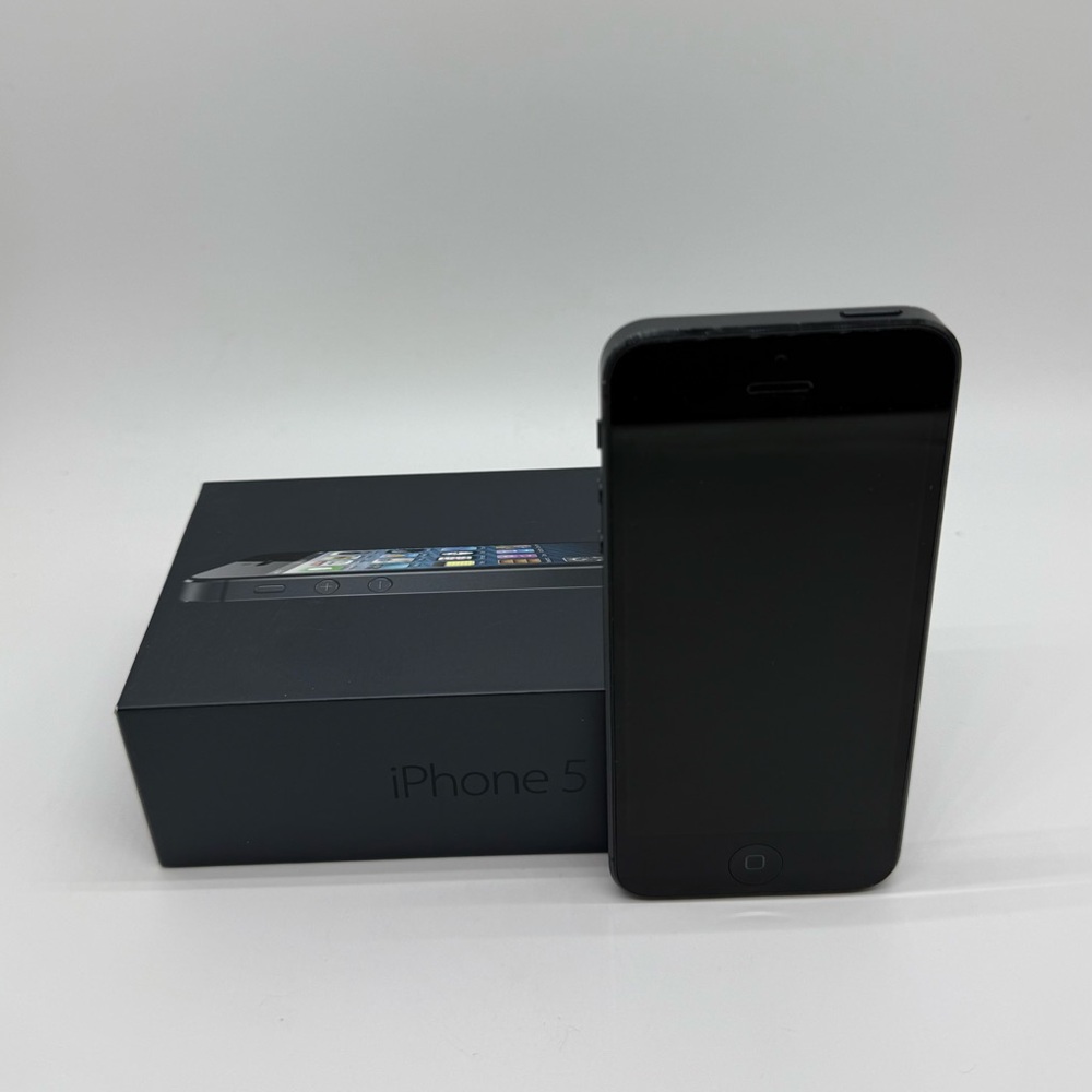 Apple iPhone 5 - Black